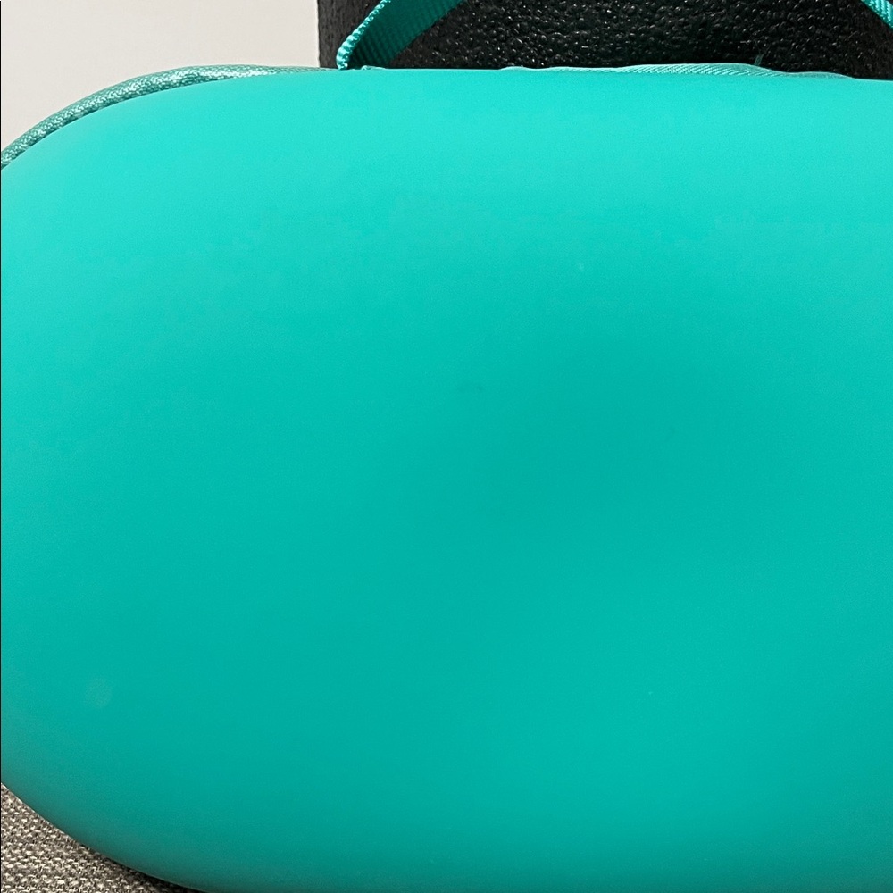 One Skin Teal Cosmetic Bag - Picture 4 of 10